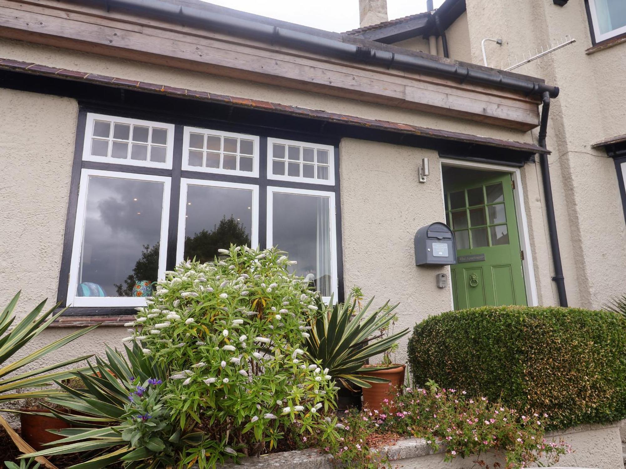 The Apartment At Queen Anne'S Lodge Lyme Regis Exterior photo